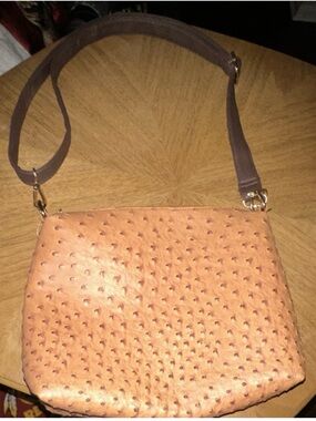 Tan Ostrich-Texture Crossbody with Adjustable Dark Brown Strap